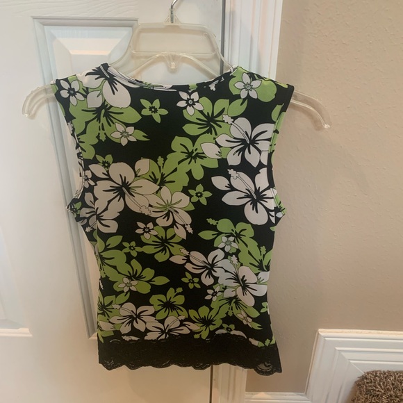 Floral Lace Trim Top - Black and Green - Picture 3 of 3